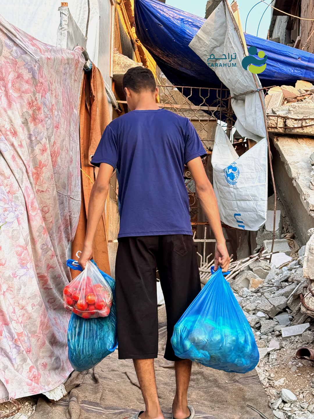 «تراحم» توزّع سلال خضار على 500 عائلة في غزة