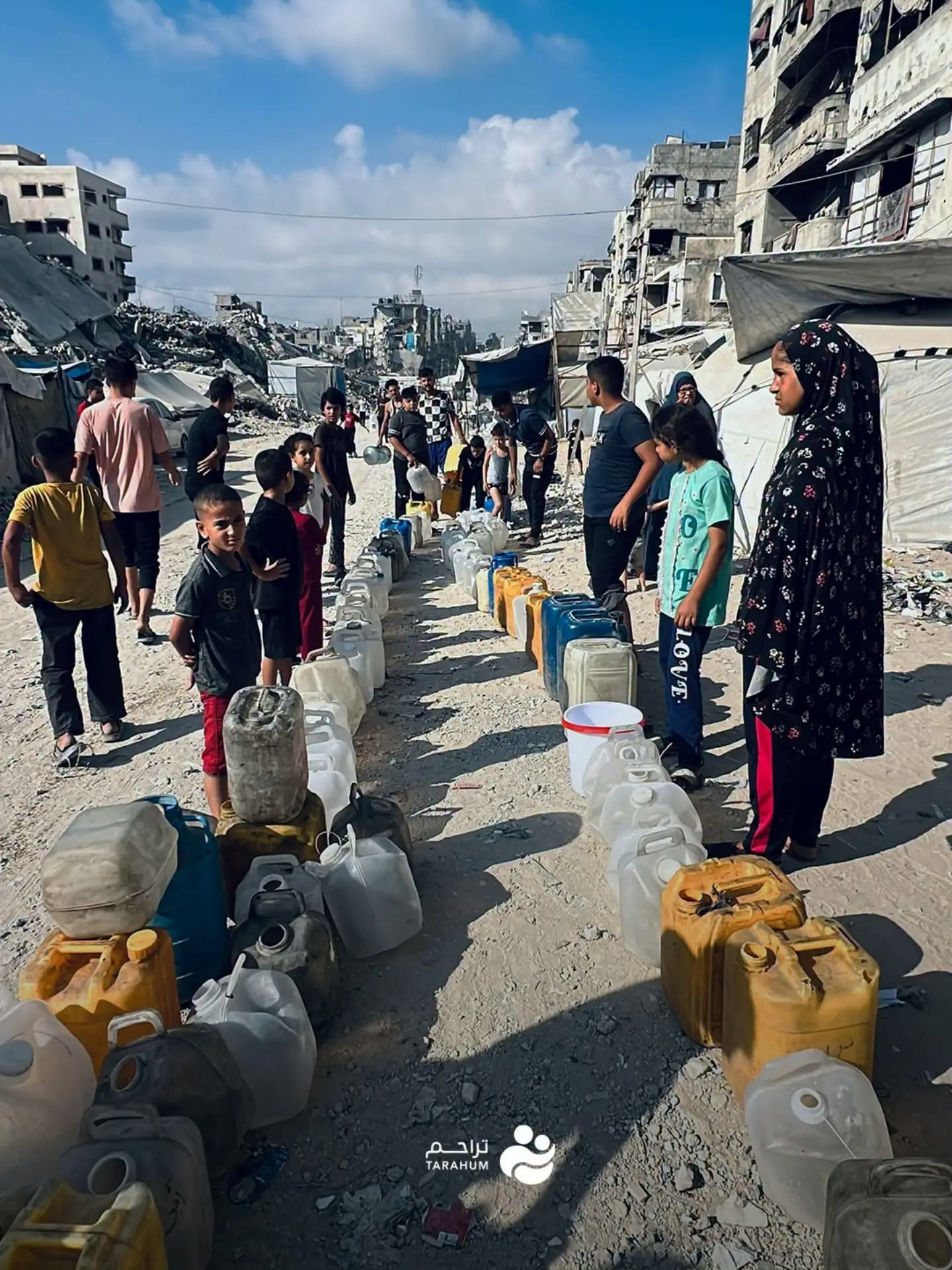 Terahum, Gazze’de 250 Aileye 5 Bin Litre Su Dağıttı